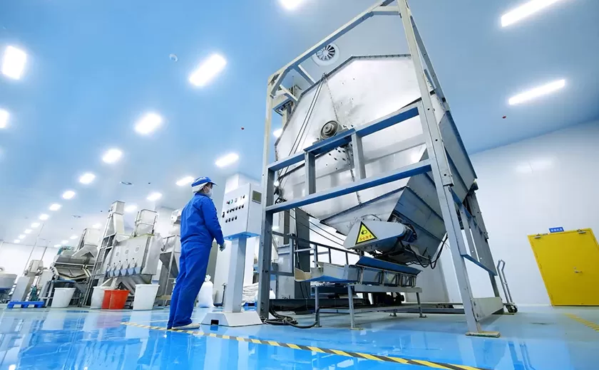 Shaanxi Novenzyme Products Co.,ltd is a manufacturer of enzyme and active pharmaceutical ingredient (API) powder from China. We have more than 10 years experience in researching, producing and exporting. Our products have been used by 5,000 companies from more than 80 countries.Our company is located in Xi’an, Shaanxi Province, China. We have two standardized production workshops, advanced multifuction extractors and juice concentrate equipment, covering 8,000m2. Our main products include plant extract powders, raw plant powders, API powders and so on. They are mainly used in Dietary Supplements, Food, Drinks, Cosmetics, Pharmaceuticals, Fertilizers, Pesticides, Veterinary Drugs and so on.We have strict Quality Control standards and perfect quality guarantee system. Our factory meets GMP standard, and most of our products have been certificated with HACCP, ISO22000, ISO9001, Kosher, Halal and FDA.